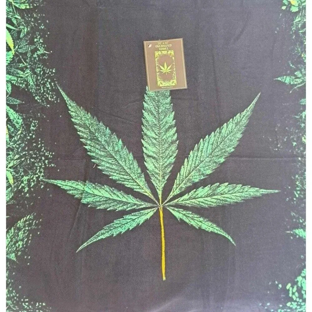 New Weed Garden Pot Leaf Bath Beach Pool Gift Towel Marijuana 30x60 Cotton NWT
